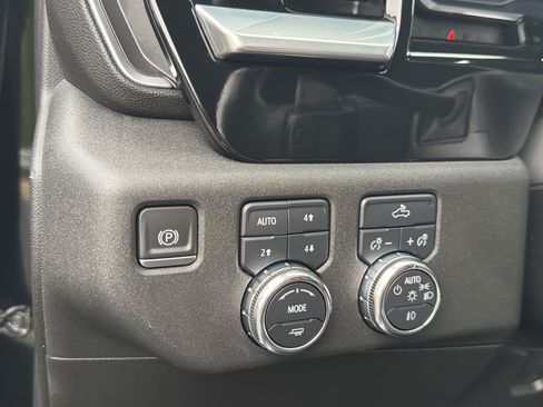 Used 2023 GMC Sierra 1500 Elevation w/ Preferred Package AWD/4WD image 28