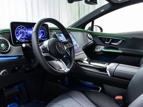 Used 2024 Mercedes-Benz EQE 350+ 4MATIC Sedan image 11