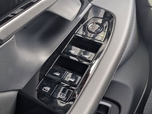 New 2026 BMW 530i xDrive w/ Executive Package image 26