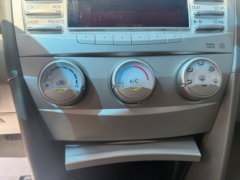 Used 2011 Toyota Camry LE w/ LE Extra-Value Pkg FWD image 12