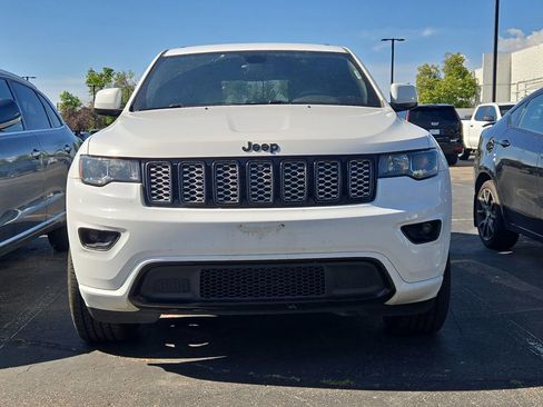 Used 2018 Jeep Grand Cherokee Altitude AWD/4WD image 2