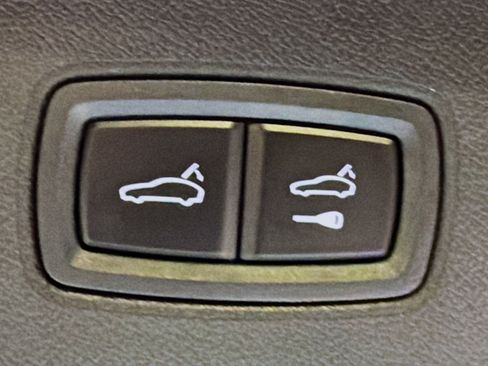 Used 2025 Porsche Cayenne image 14