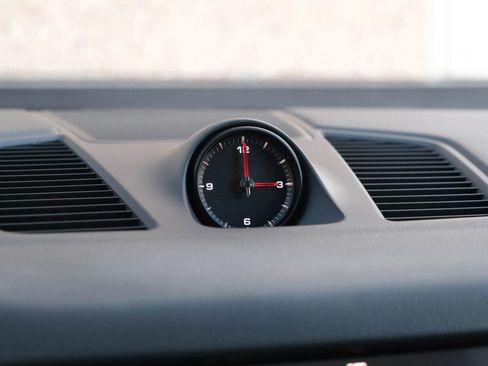 Used 2019 Porsche Cayenne image 38