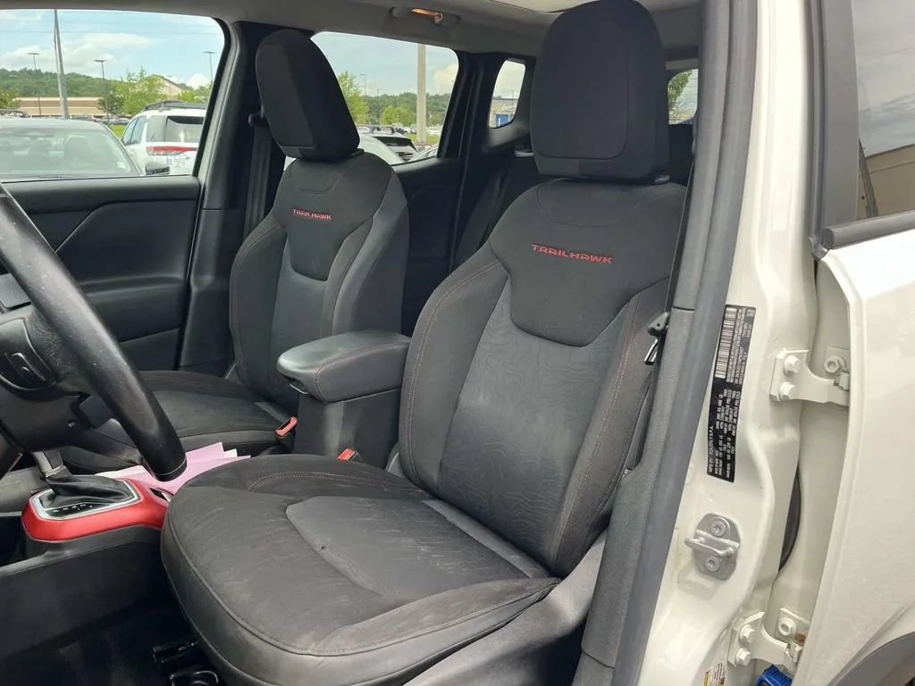 Used 2021 Jeep Renegade Trailhawk w/ Sun & Sound Group AWD/4WD image 28