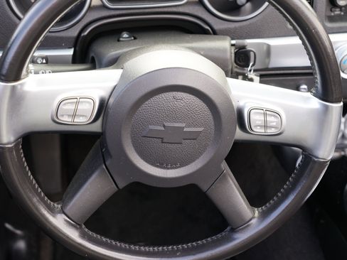 Used 2006 Chevrolet SSR w/ Preferred Equipment Group image 24