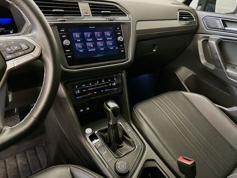 Used 2022 Volkswagen Tiguan SE image 26