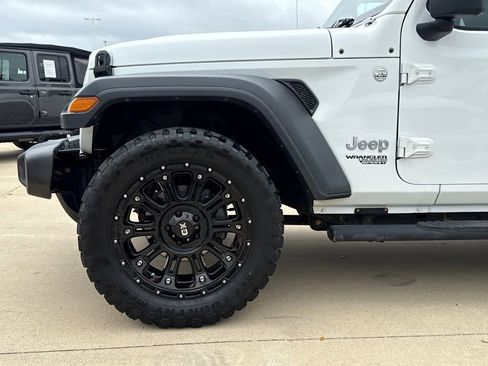 Used 2018 Jeep Wrangler Unlimited Sport image 5