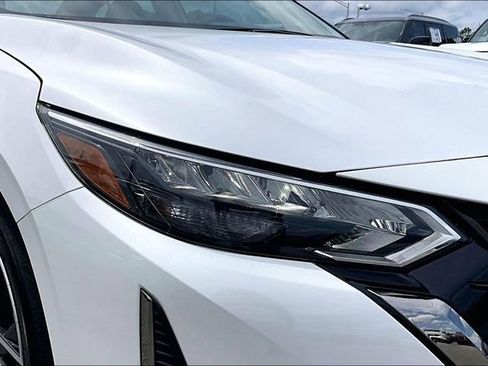 Certified 2025 Nissan Sentra SR w/ Lighting Package FWD image 31