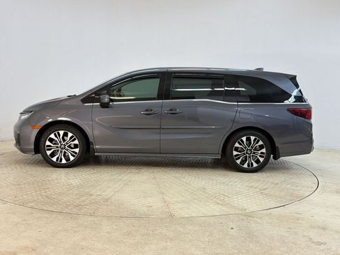 Used 2025 Honda Odyssey Elite image 2