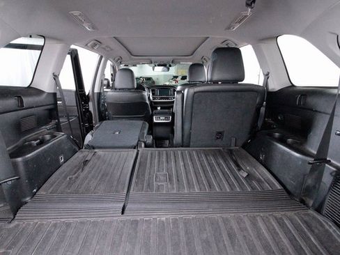 Used 2017 Toyota Highlander Limited image 37