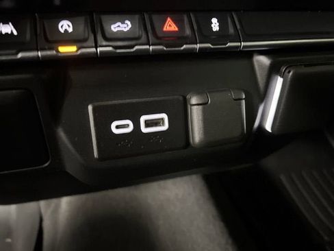 Certified 2022 Chevrolet Silverado 1500 Custom AWD/4WD image 34