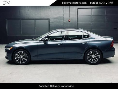 Used 2022 Volvo S60 B5 Momentum AWD/4WD image 4