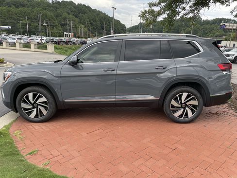 New 2026 Volkswagen Atlas SEL image 7