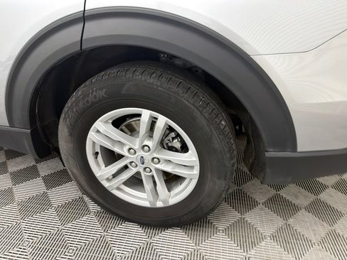 Used 2024 Ford Explorer XLT RWD image 21