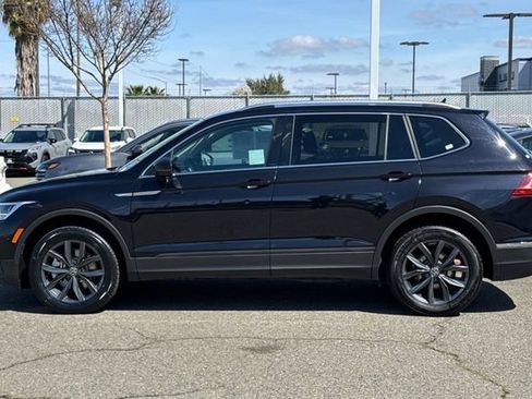 Used 2023 Volkswagen Tiguan SE FWD image 7