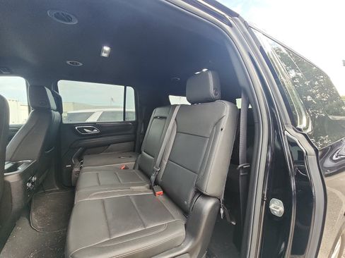 Used 2024 Chevrolet Suburban LT AWD/4WD image 19