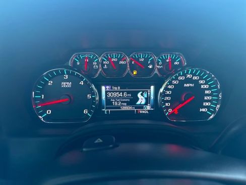 Used 2018 Chevrolet Tahoe LS w/ All-Season Package image 16