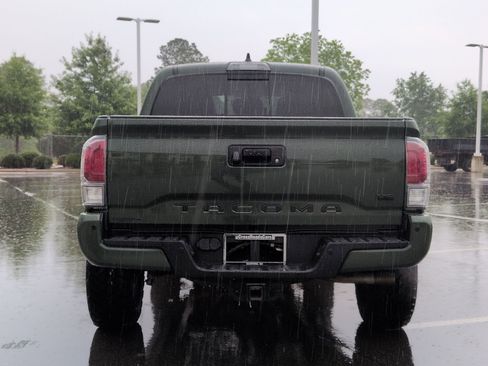 Used 2021 Toyota Tacoma TRD Off-Road w/ TRD Premium Off Road Package AWD/4WD image 5