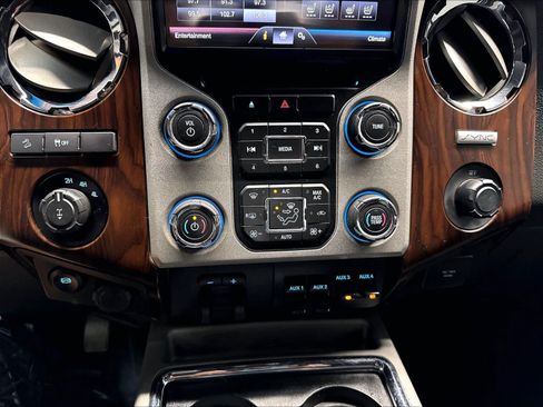 Used 2016 Ford F250 Lariat w/ Chrome Package AWD/4WD image 32