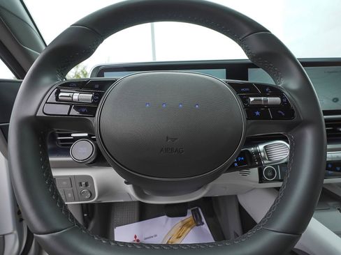 Used 2024 Hyundai Ioniq 6 SEL AWD/4WD image 17