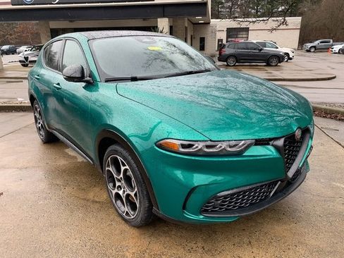 New 2025 Alfa Romeo Tonale w/ Premium Package image 8