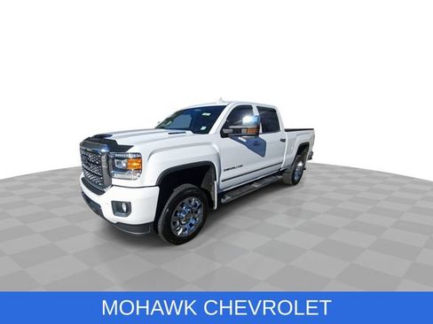 Used 2019 GMC Sierra 2500 Denali w/ Duramax Plus Package AWD/4WD image 4