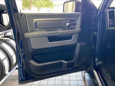 Used 2019 RAM 1500 Warlock AWD/4WD image 2