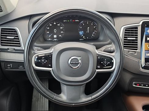 Used 2020 Volvo XC90 T6 Momentum w/ Protection Package AWD/4WD image 17