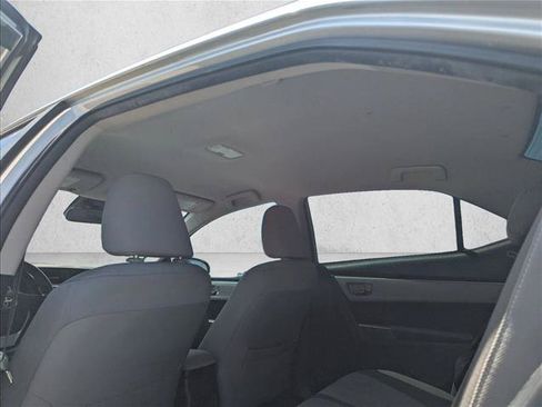 Used 2018 Toyota Corolla LE FWD image 12