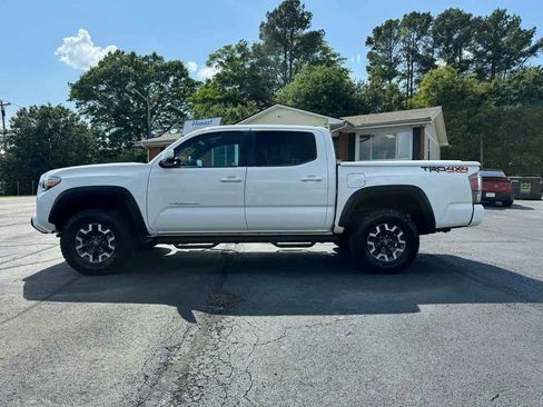 Used 2022 Toyota Tacoma TRD Off-Road w/ Technology Package AWD/4WD image 3