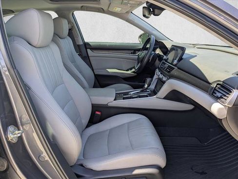 Used 2018 Honda Accord Touring image 21