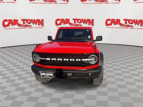 Used 2022 Ford Bronco Wildtrak image 3