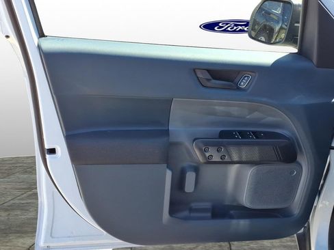 Used 2025 Ford Maverick XL image 11