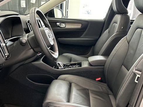 Certified 2024 Volvo XC40 B5 Plus w/ Protection Package Premier image 10