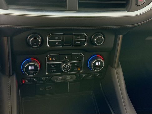 Used 2023 Chevrolet Tahoe High Country image 10