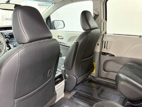 Used 2013 Toyota Sienna SE FWD image 25