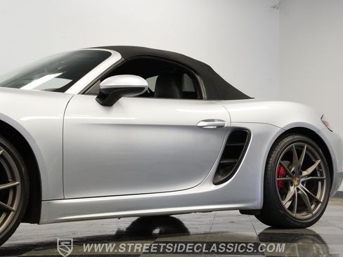 Used 2017 Porsche 718 Boxster S RWD image 22