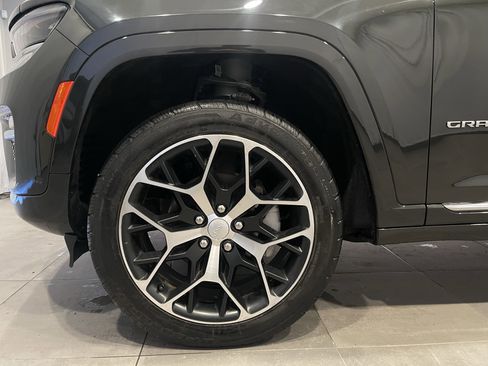 Used 2023 Jeep Grand Cherokee Summit image 7