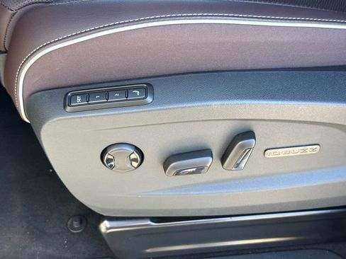 New 2025 Volkswagen ID. Buzz Pro S image 39