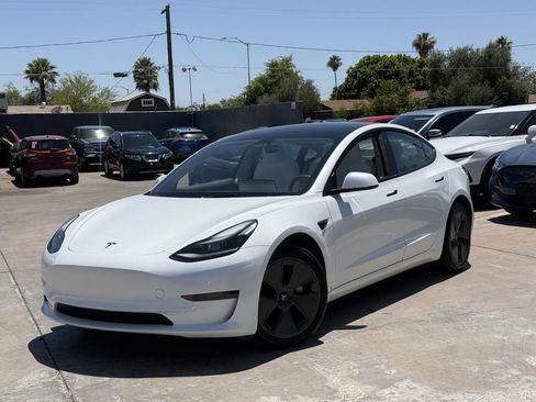 Used 2023 Tesla Model 3 Standard Range RWD image 1