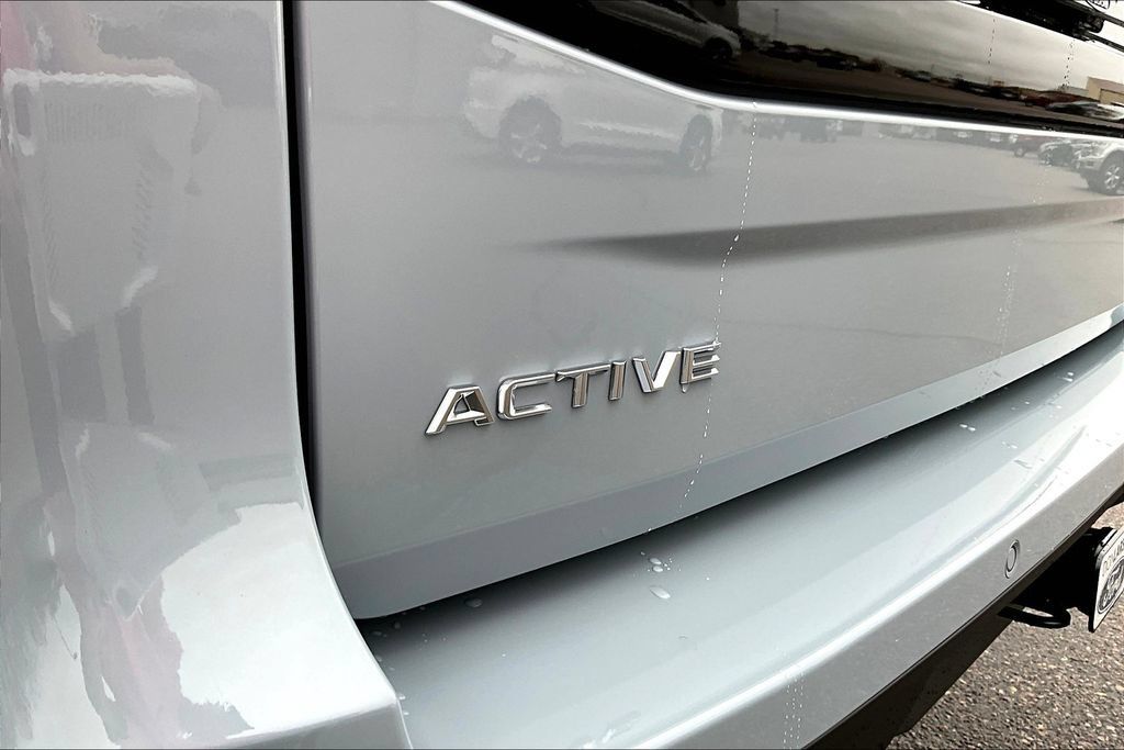 Used 2025 Ford Expedition Active AWD/4WD image 8