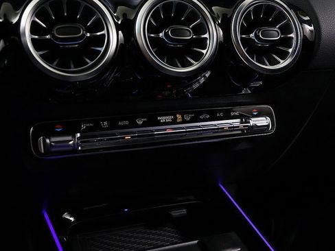 Used 2025 Mercedes-Benz GLA 250 4MATIC image 21