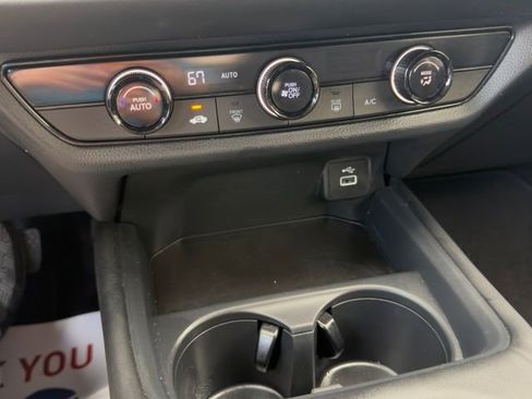 Certified 2025 Honda HR-V LX image 19