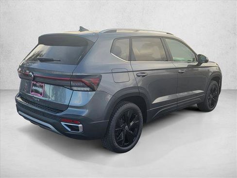 New 2026 Volkswagen Taos SE FWD image 2