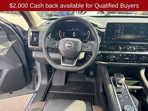 New 2026 Nissan Pathfinder Platinum image 14