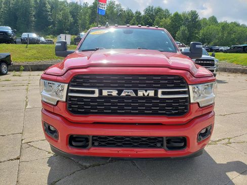 Used 2024 RAM 3500 Big Horn w/ Sport Appearance Package AWD/4WD image 9