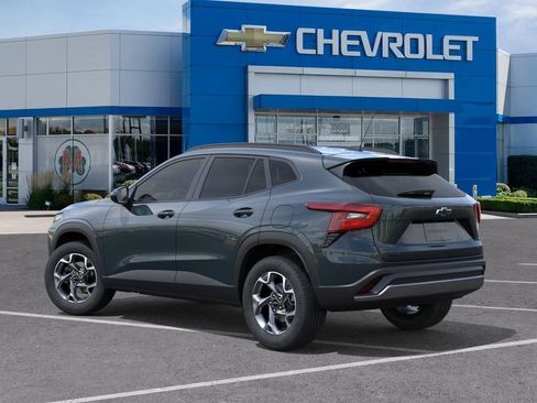 New 2026 Chevrolet Trax LT w/ Sunroof Package FWD image 3