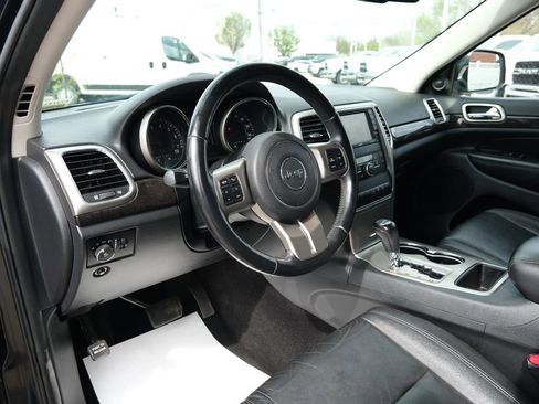 Used 2011 Jeep Grand Cherokee Laredo image 3