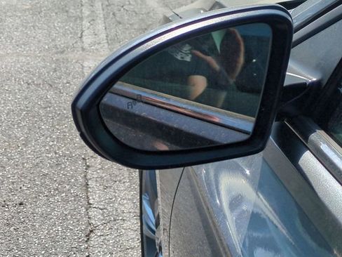 Used 2024 Volkswagen Jetta SE image 12