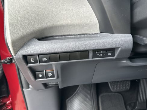 Used 2021 Toyota Sienna LE image 16